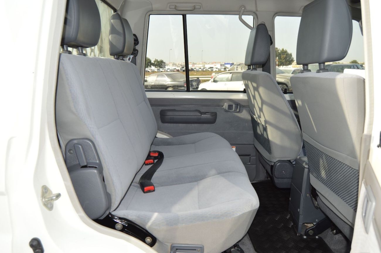 تويوتا لاند كروزر بيك آب 4.5L Double cabin