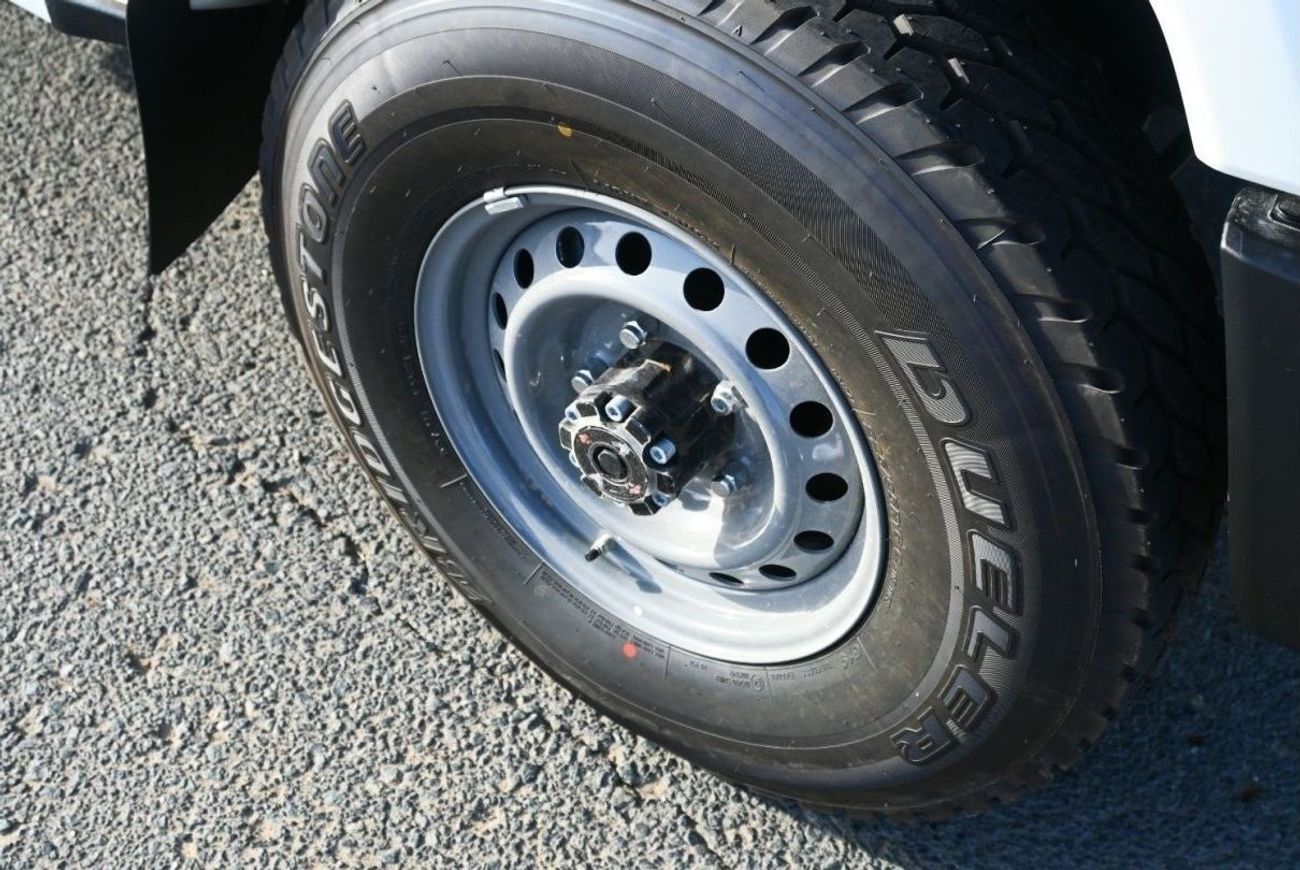 تويوتا لاند كروزر بيك آب تويوتا لاند كروزر (79 سلسلة) بيك اب 4WD 2024