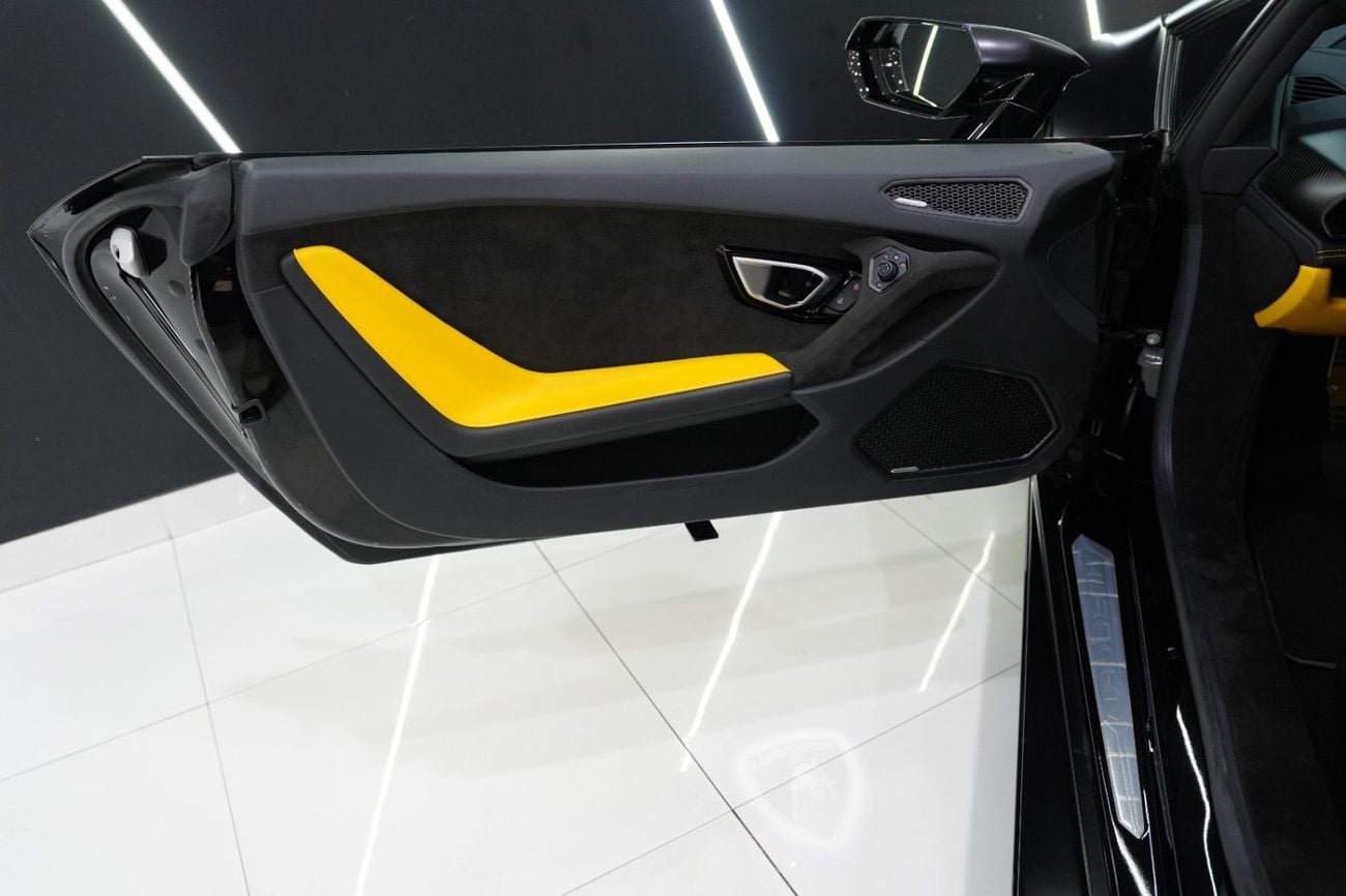 Lamborghini Huracan TECNICA LP 640-2, Carbon Interior, Lifting System, Apple CarPlay, Dealer Warr + Serv!