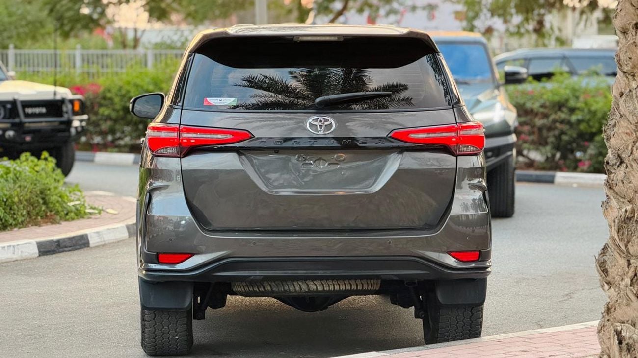 تويوتا فورتونر LEGENDER BODY KIT INSTALLED | LEATHER SEATS | PARKING SENSORS | 2.8L | AUTO | POWER WINDOWS