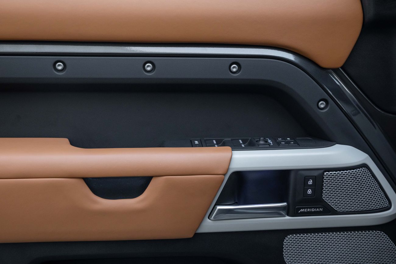 Land Rover Defender Defender | 6,169 P.M | 0% Downpayment | Agency Warranty!