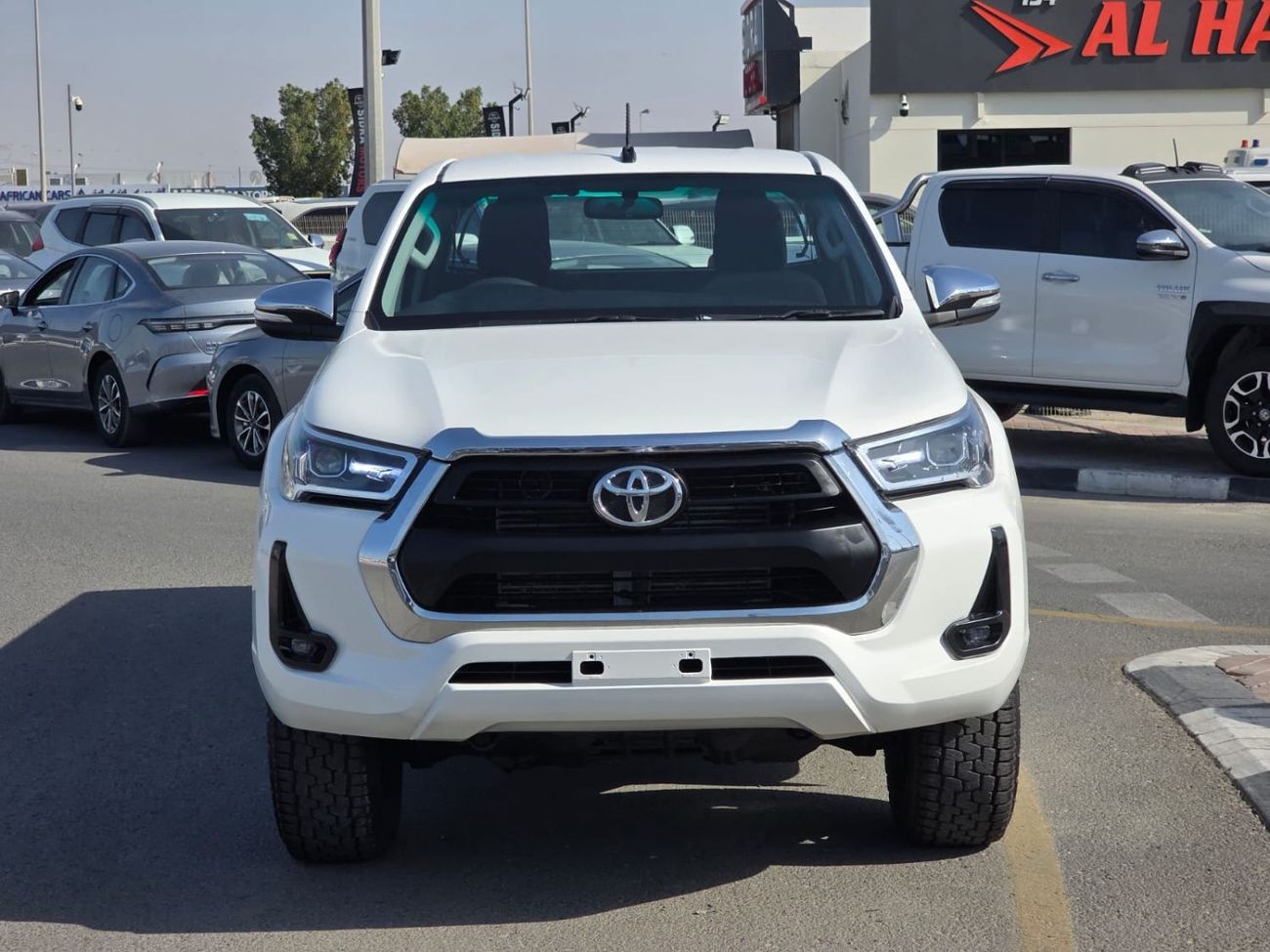 تويوتا هيلوكس diesel right hand drive 2.8 liter only