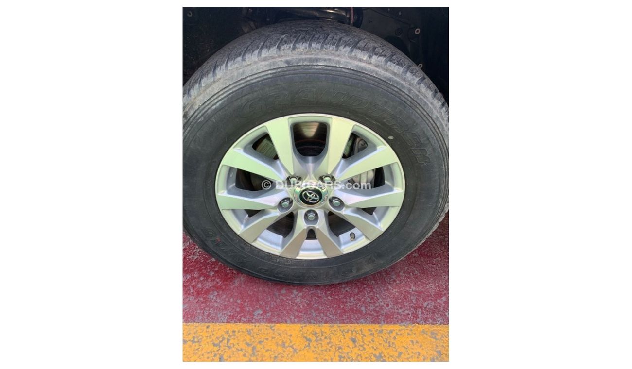 Toyota Land Cruiser GXR2