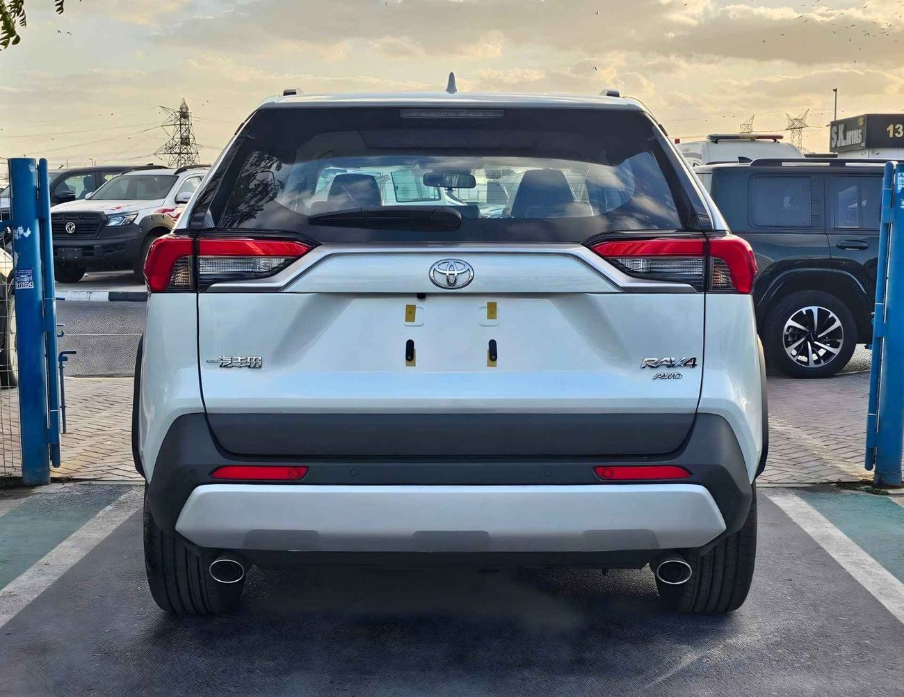 تويوتا راف ٤ ADVENTURE CVT FLAGHSIP / 2.0L PETROL AWD / RADAR, PANORAMIC ROOF, LEATHER WITH POWER SEAT (CODE # RA