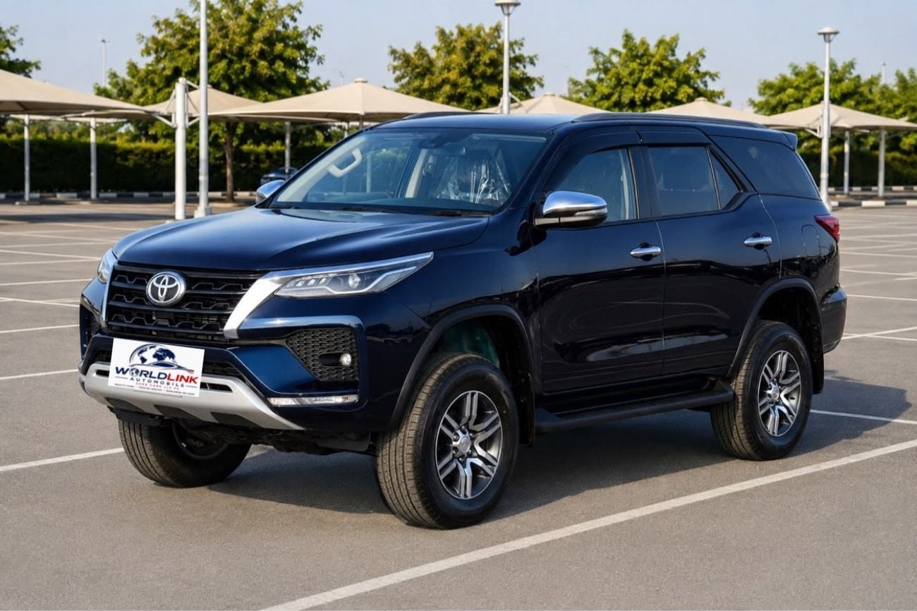 Toyota Fortuner 2.8L Cylinder 4 Diesel Automatic Gear 7 seaters 5 Doors Right Hand Drive 2.8L Diesel Automatic RHD