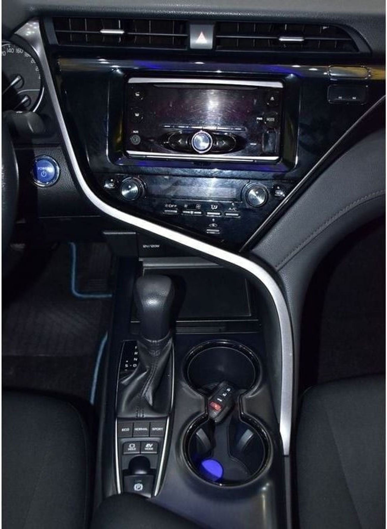 تويوتا كامري EXCELLENT DEAL for our Toyota Camry LE Hybrid ( 2019 Model ) in White Color GCC Specs