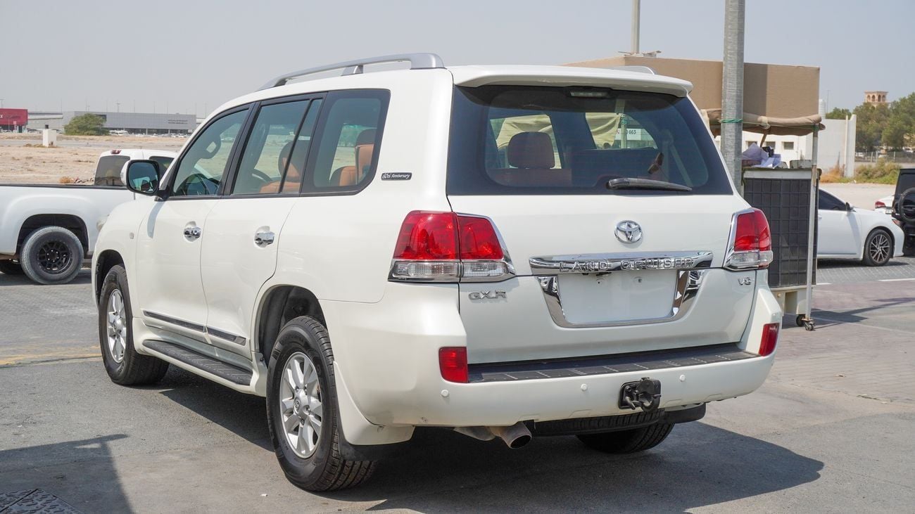 Toyota Land Cruiser GXR V8
