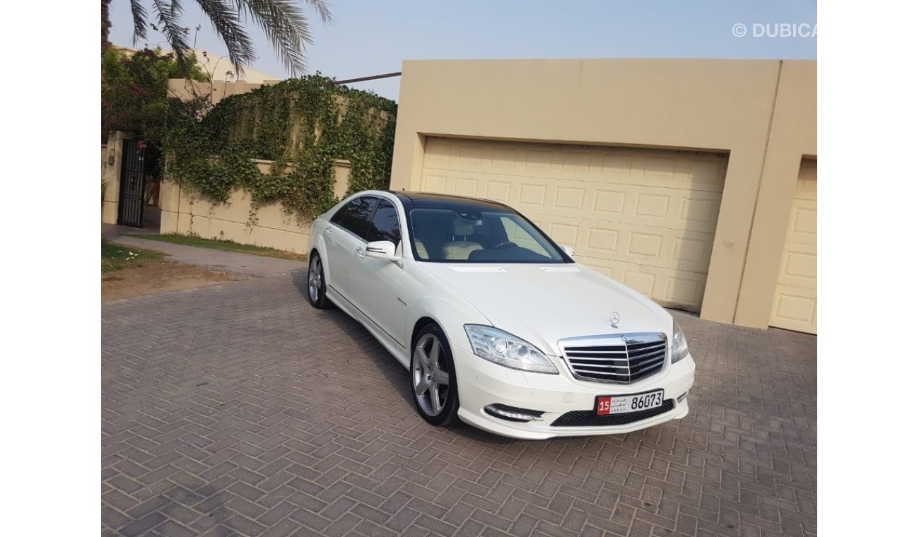 Mercedes-Benz S 550 Amg USA space claen