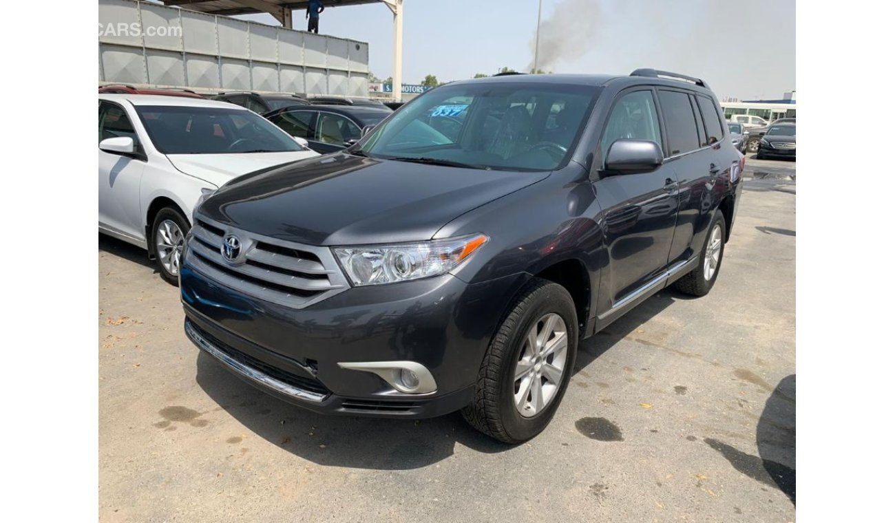 Toyota Highlander XLE 4x4 7 SEATER 3.5L V6 2013 AMERICAN SPECIFICATION