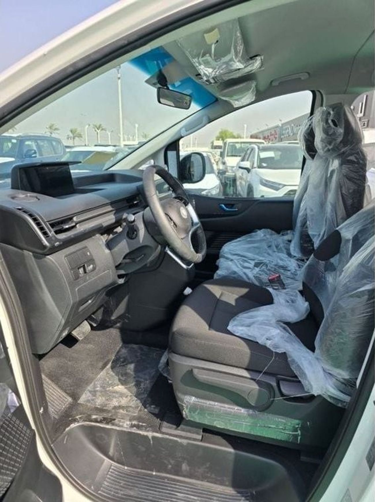 هيونداي ستاريا 3.5L PETROL V6 11 SEATS A/T 2024