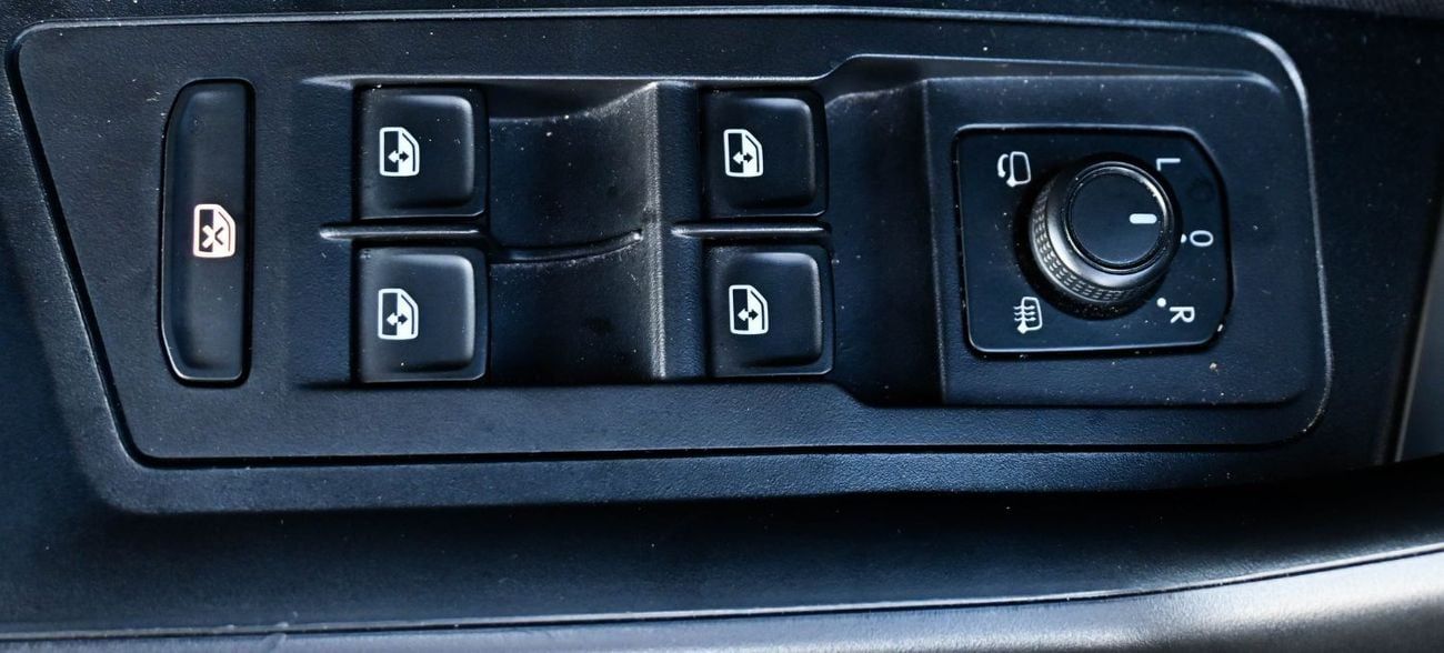 فولكس واجن T ROC Life 1.4L