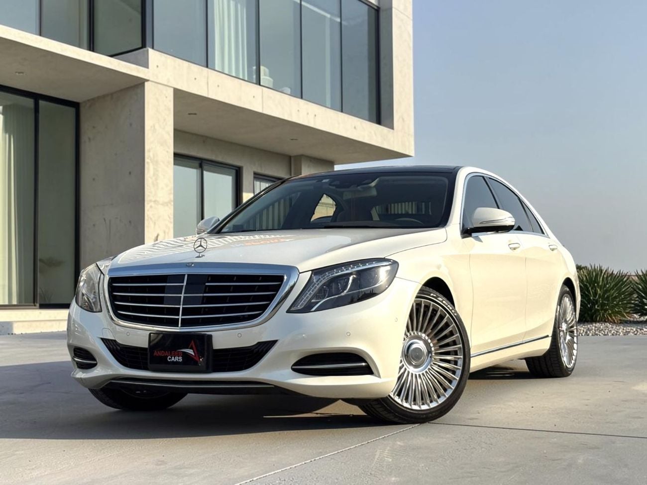 Mercedes-Benz S 400 Std 3.5L AED 2,720 P.M | 0% DOWN PAYMENT | MERCEDES-BENZ S400 HYBRID | 3.5L V6 | 2016