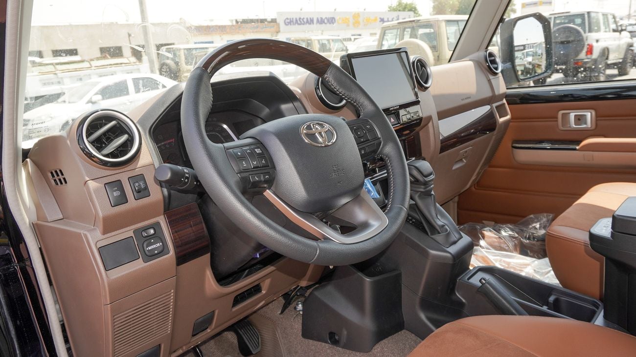 تويوتا لاند كروزر 70 LX 4.0L V6 A/T