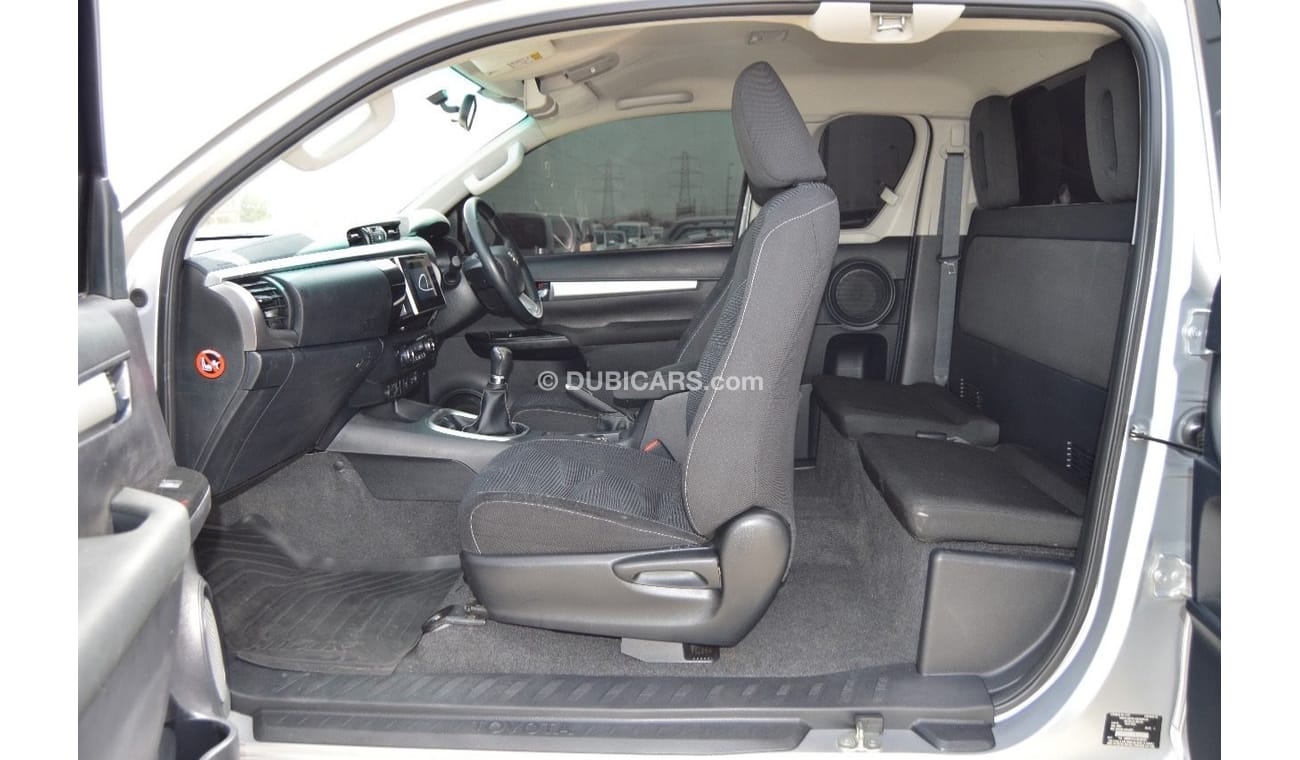 Toyota Hilux SR5 Diesel Engine