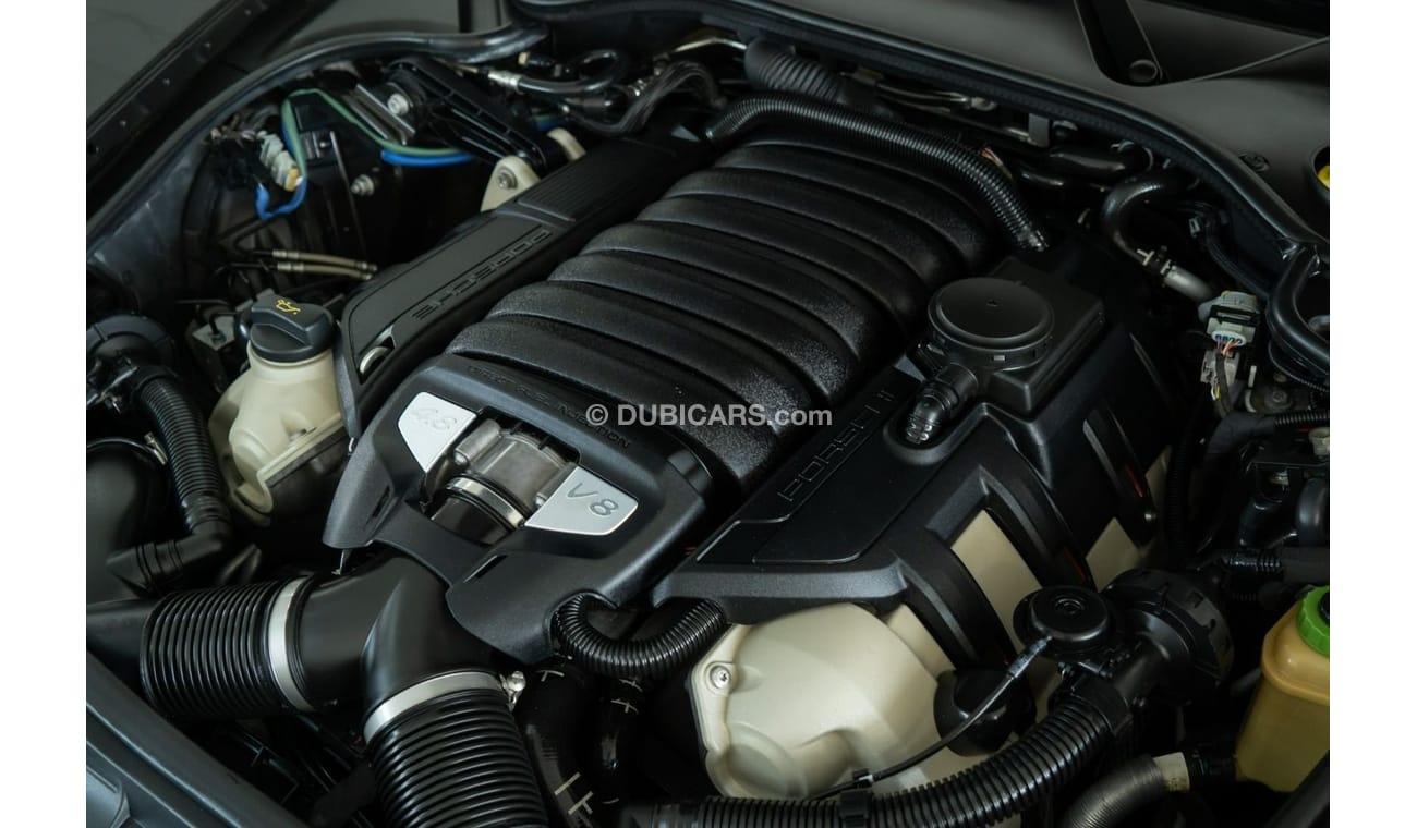 Porsche Panamera 2014 Porsche Panamera GTS / High Option / Sport Chrono Package & Sports Exhaust