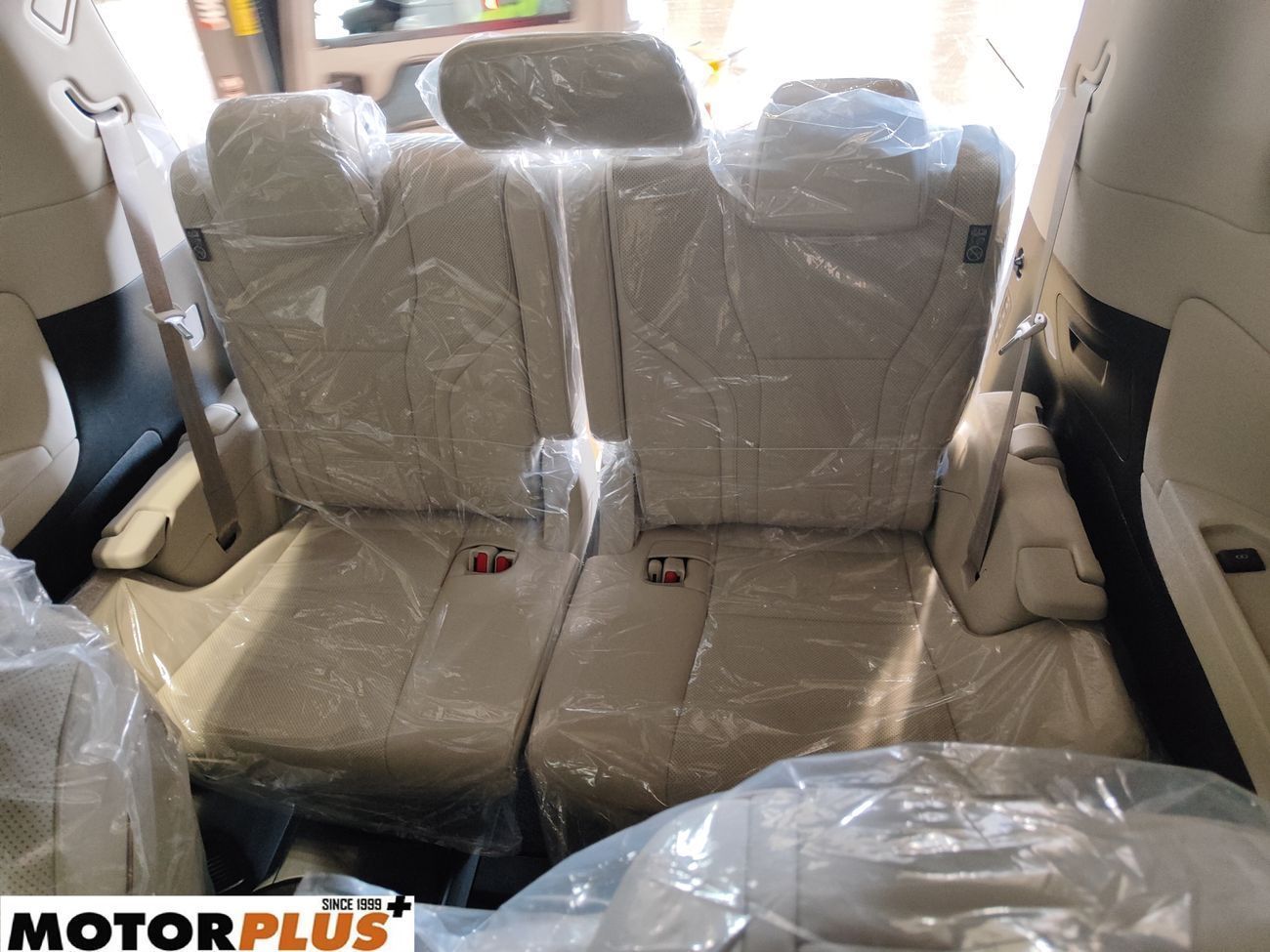 لكزس LM 350h Hybrid 7 Seater 2025 Model - Ready Stock!