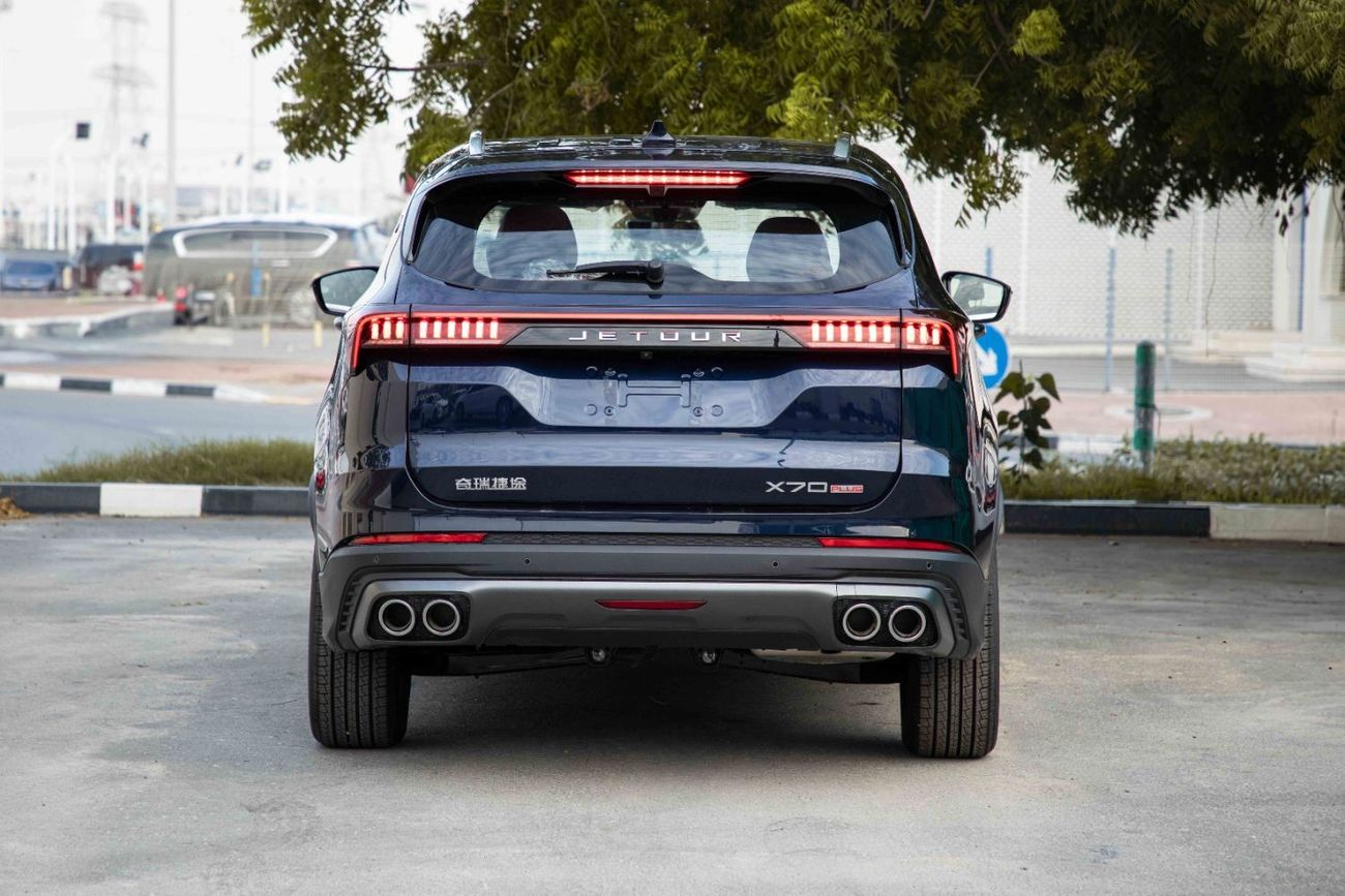 جيتور X70 2023 جيتور X70 بلس يونجزي SUV 1.5 - أزرق من الداخل أحمر