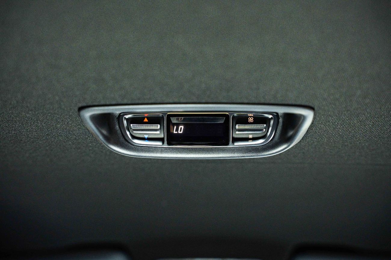 Mercedes-Benz V 300 FREE FRIDGE I V300 Avantgarde I 2026 I 2 Year Agency Warranty