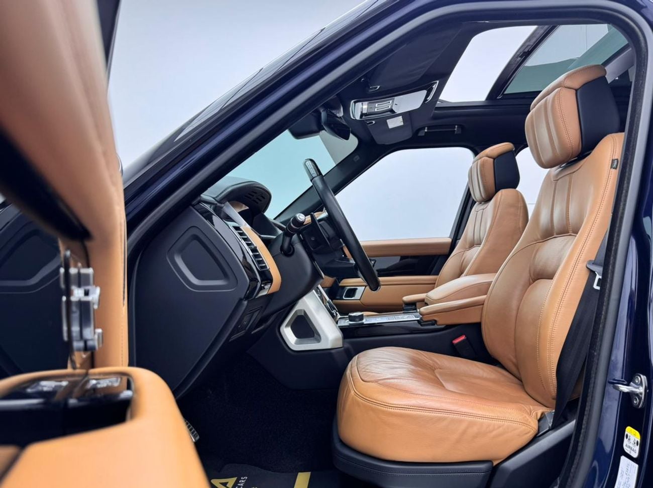 Land Rover Range Rover 2020 Range Rover Vogue SE Supercharged P525, 11/2027 Range Rover Warranty, Excellent Condition, GCC