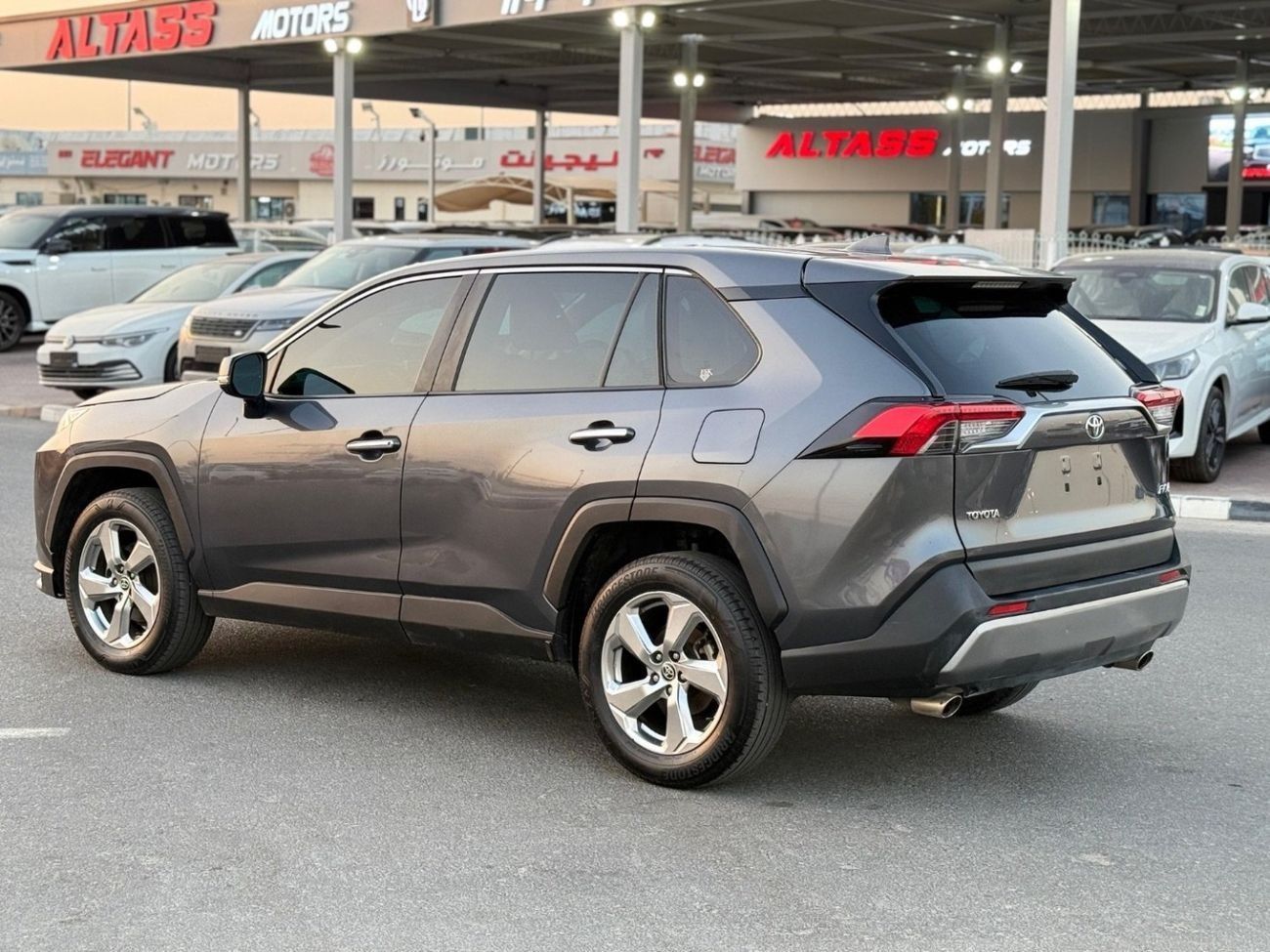 تويوتا راف ٤ Japan 2.0 L Full Option 360 camera,leather seats, power seat,head up display