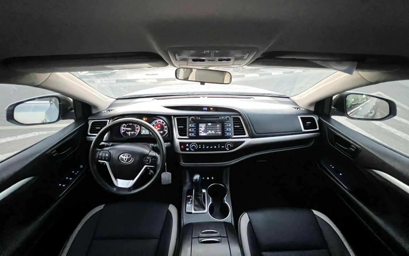 Toyota Highlander 2016 Toyota Highlander MidOption -3.5L - V6 - Rear  Camera - AWD 4x4 - Leather Seat -  7 seater