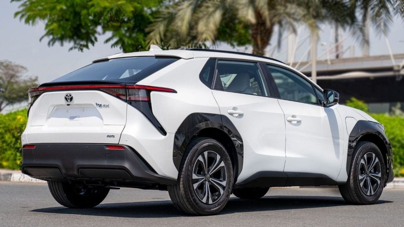 تويوتا bZ4X EV X-MODE 4WD PRO AT MY2023 – WHITE
