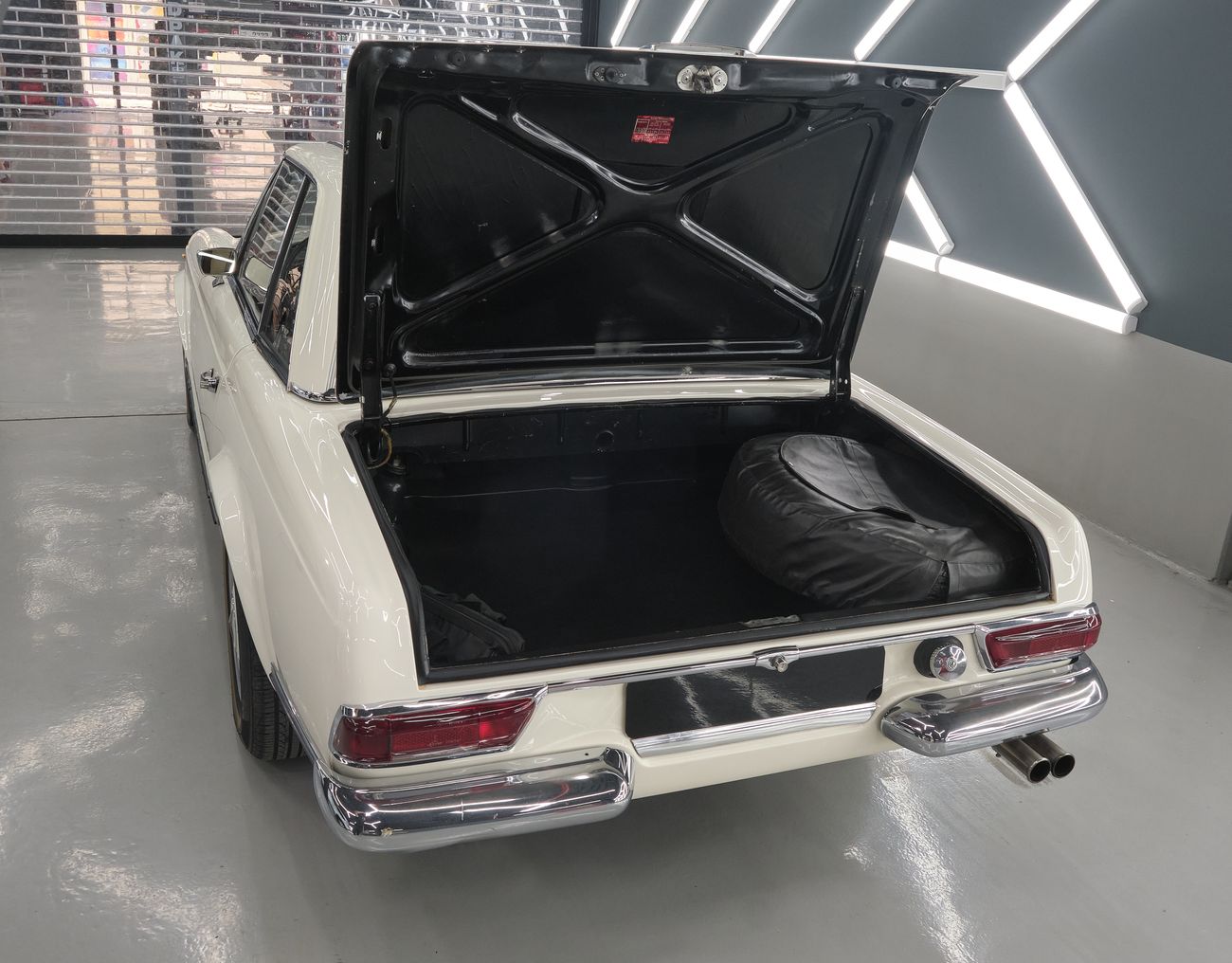 Mercedes-Benz 280 SL