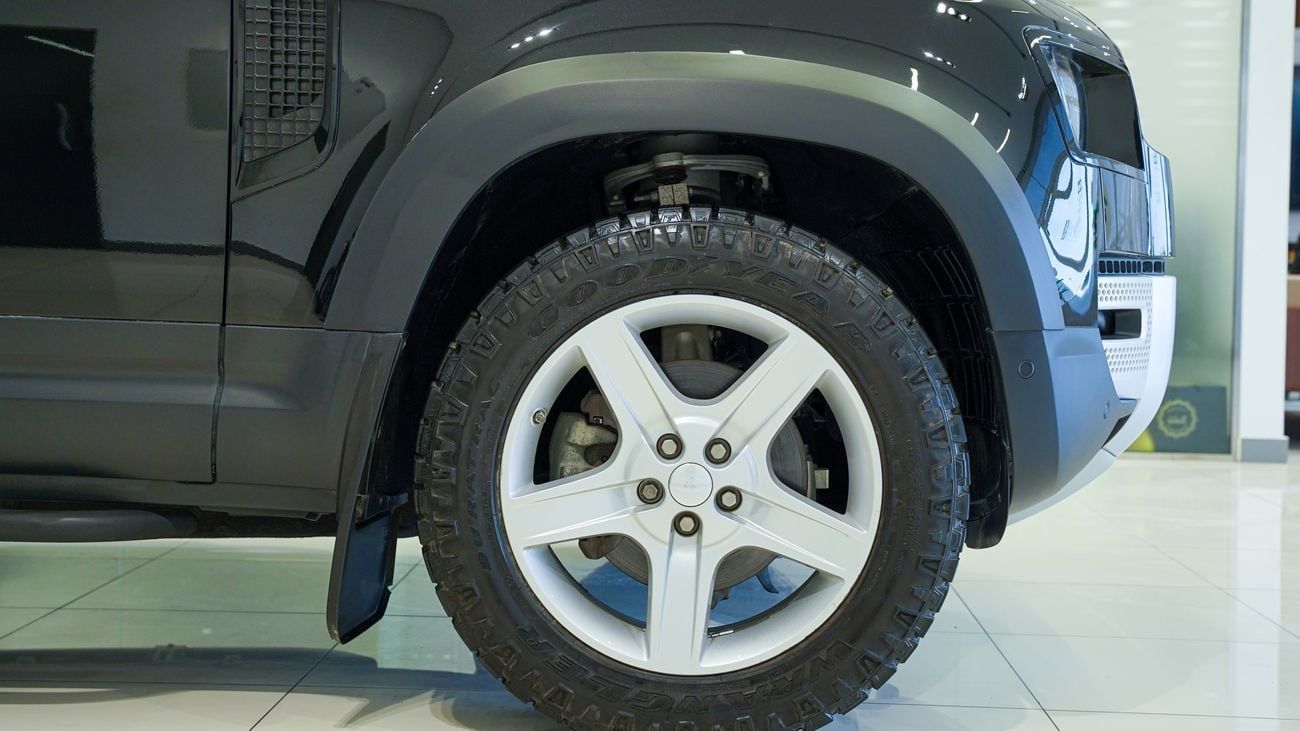 Land Rover Defender P300 110 SE 2.0L (7 Seater)