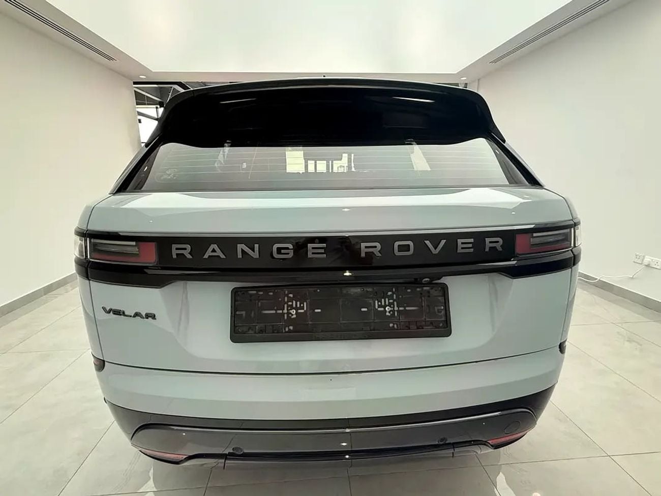 لاند روفر رينج روفر فيلار P250 SE 2.0L European Specs - Brand