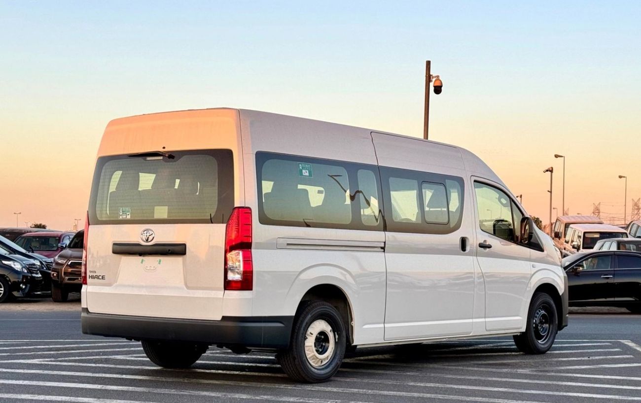 Toyota Hiace Commuter Standard 2.8L DIESEL