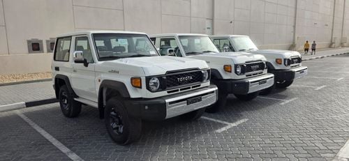 Toyota Land Cruiser 70 PETROL AUTO GEAR