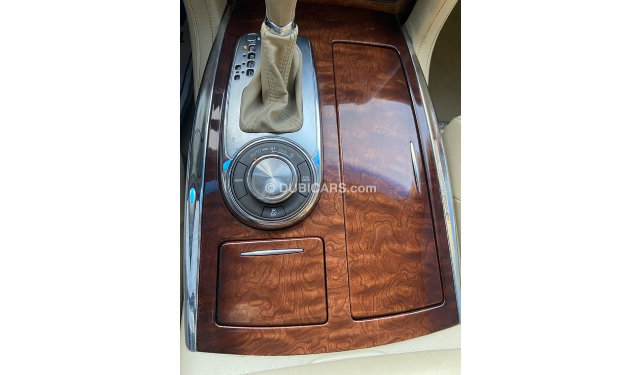 إنفينيتي QX80 إنفينيتي QX80 موديل 2015