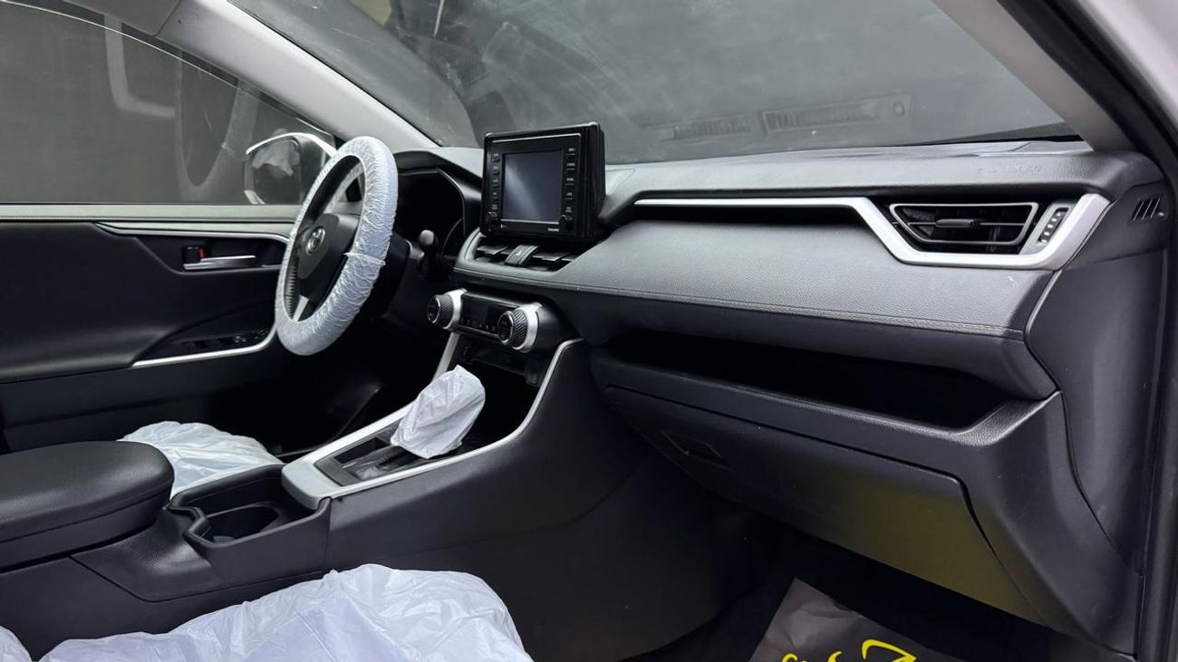 تويوتا راف ٤ XLE Full Option