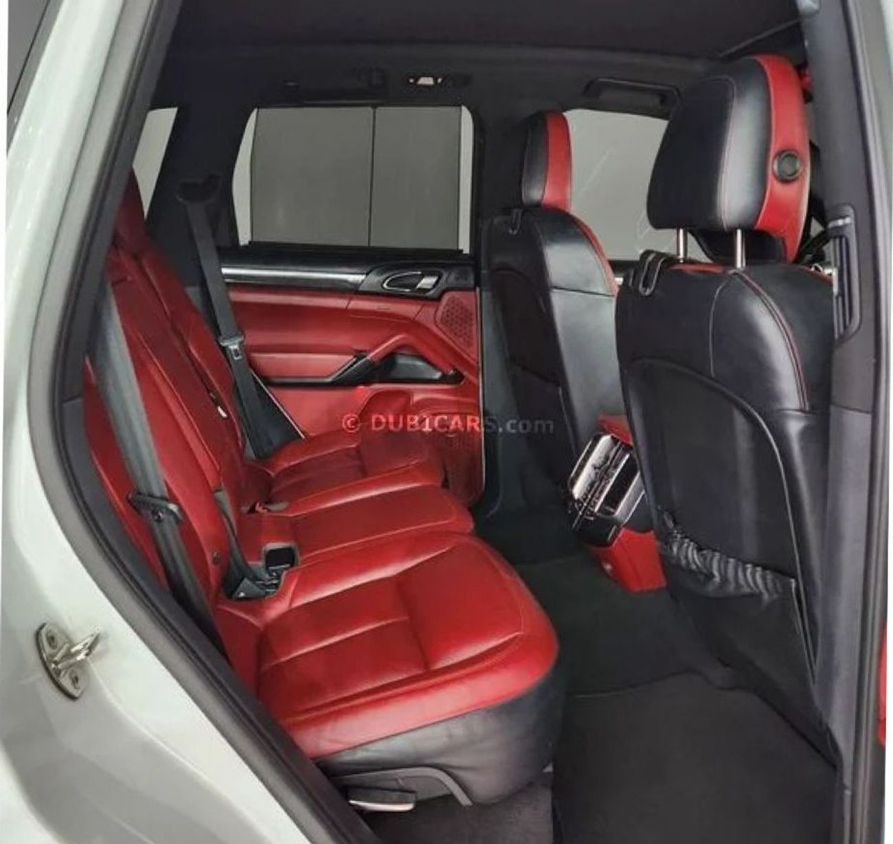 بورش كايان 3.6L-V6-2015-Full Option-Perfect condition-Bank Finance Available