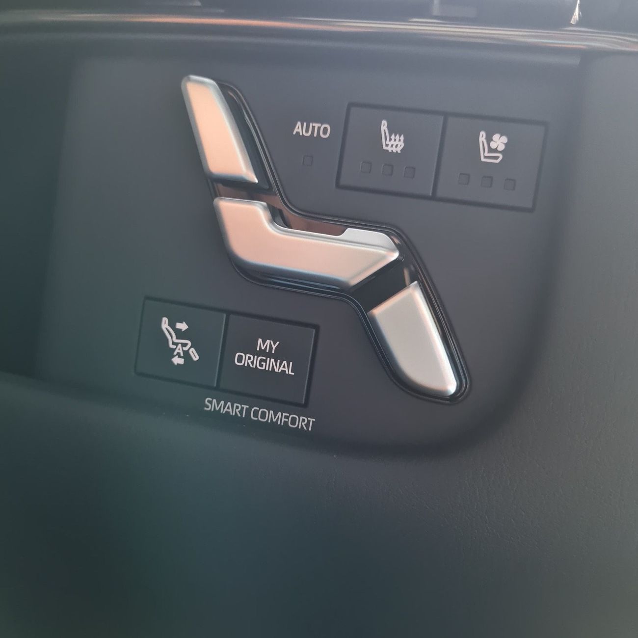 Toyota Alphard 2024 Toyota Alphard 2.5L Hybrid 7 Seater