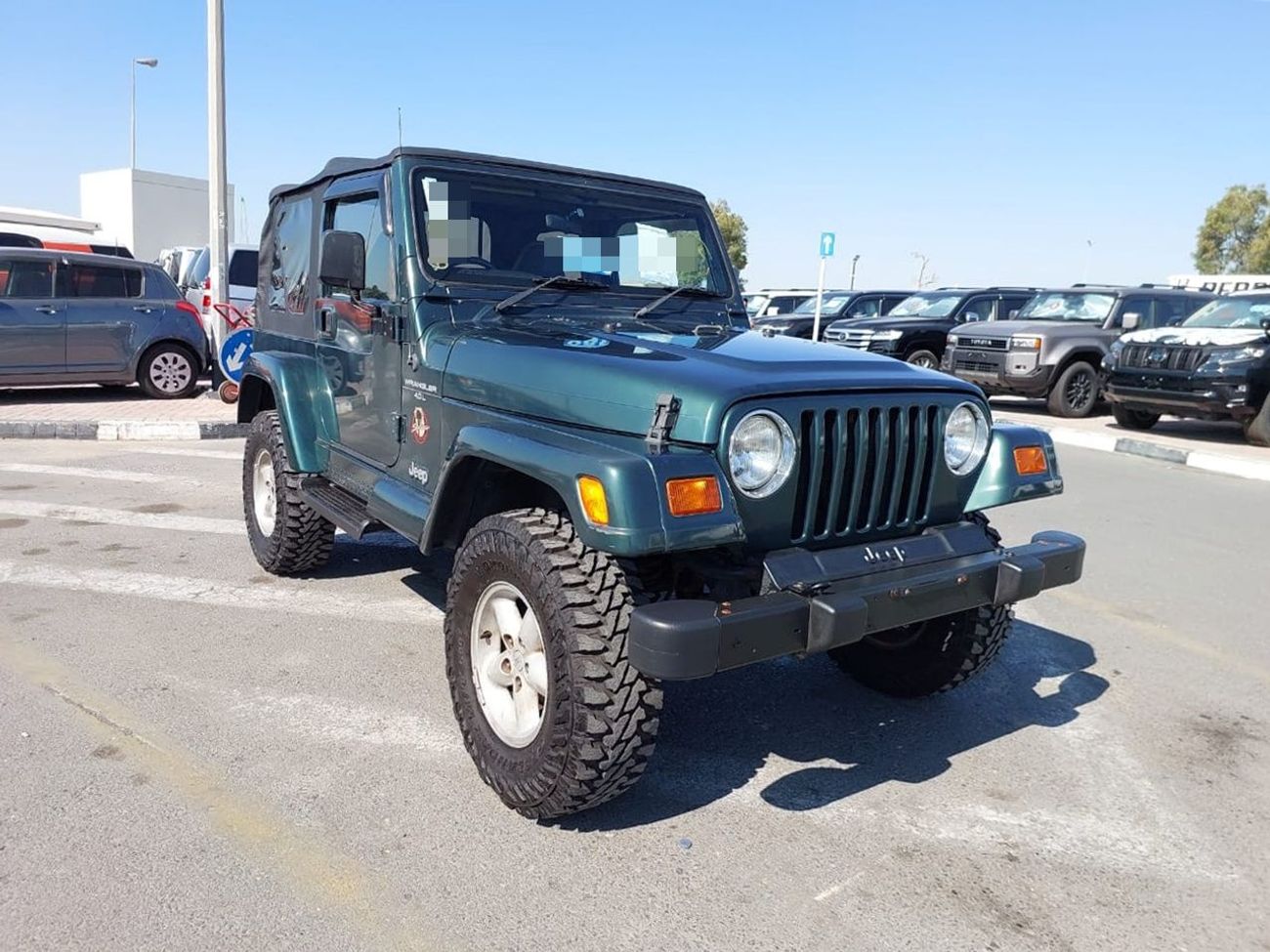 جيب رانجلر JEEP WRANGLER SUV RHD 2000 MODEL 4.0 L PETROL AUTOMATIC(PM75748)