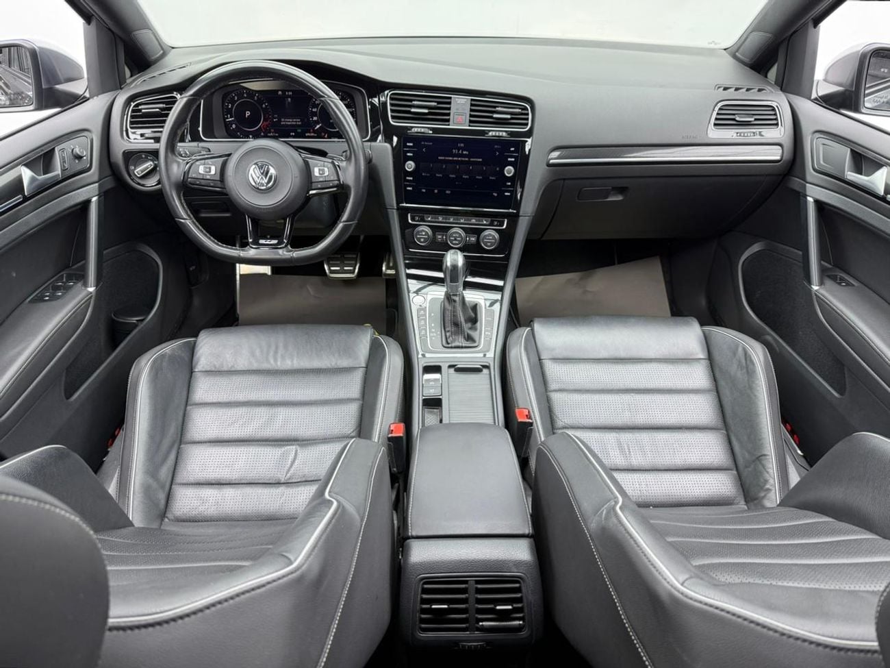 فولكس واجن جولف ار 2019 Volkswagen Golf R, Full VW Service History, Fully Loaded, Excellent Conditions, GCC