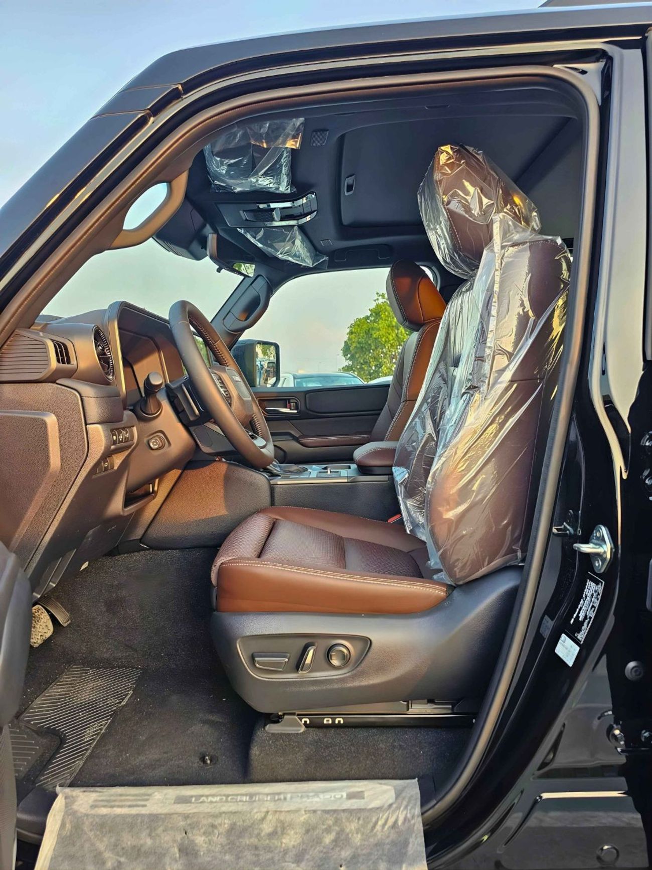 Toyota Prado ADVENTURE TURBO / 2.8L V4 DIESEL / RADAR / POWER SEATS / LEATHER SEATS (CODE # PADVH1)