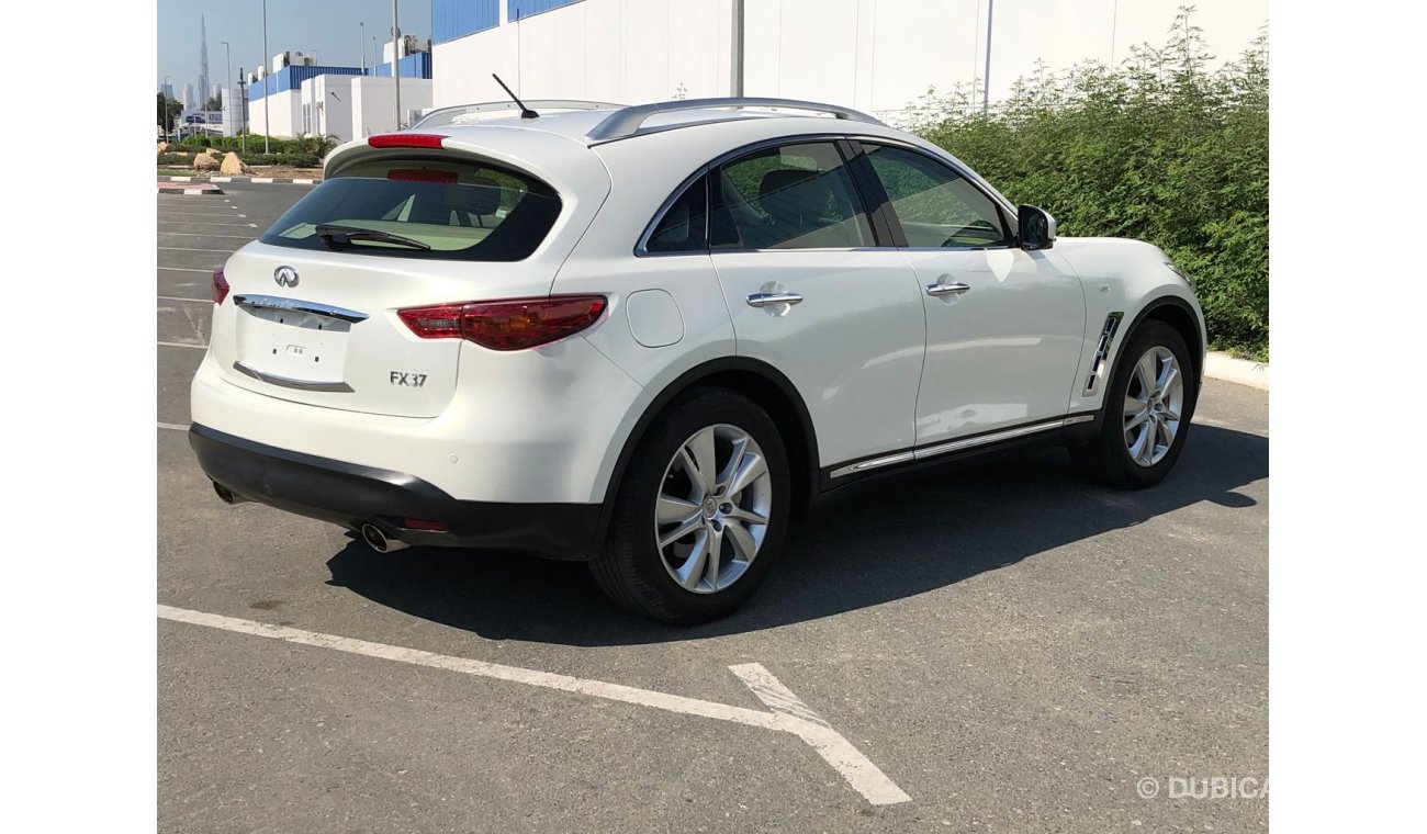 Infiniti FX37 FULL OPTION  V6 3.7 ONLY 970X60 MONTHLY EXCELLENT CONDITION UNLIMITED KM WARRANTY