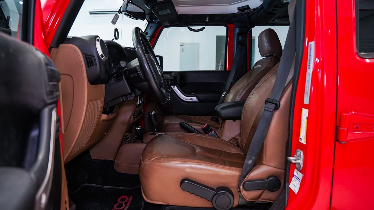 Jeep Wrangler Sahara 3.6L A/T Sahara 3.GCC6L A/T