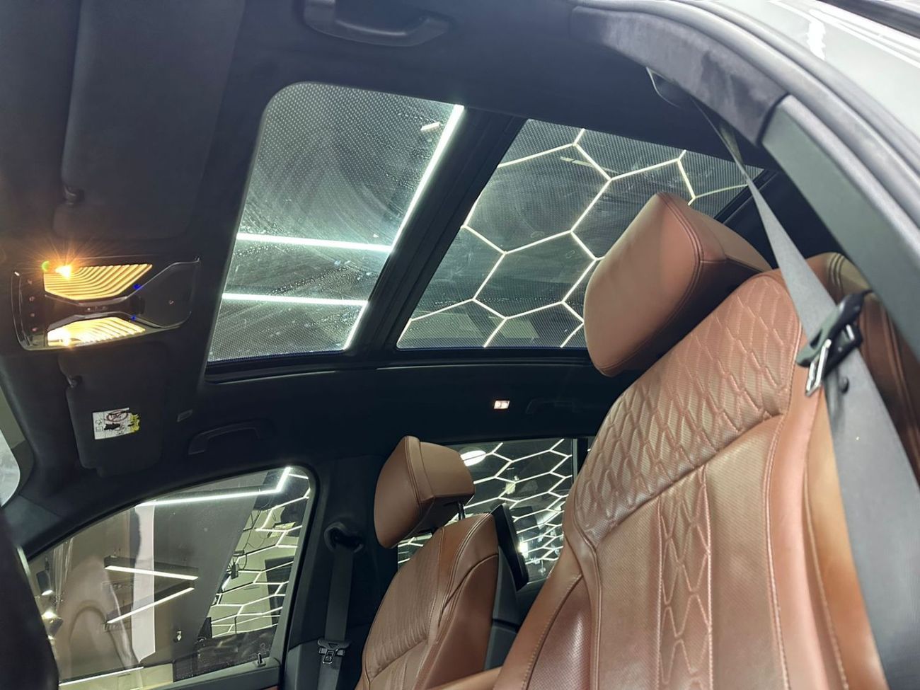 BMW X7 40i Pure Excellence 3.0L AED 3,427 / Monthly l 0% Down Payment l Masterclass Captain Seats l 1 Year