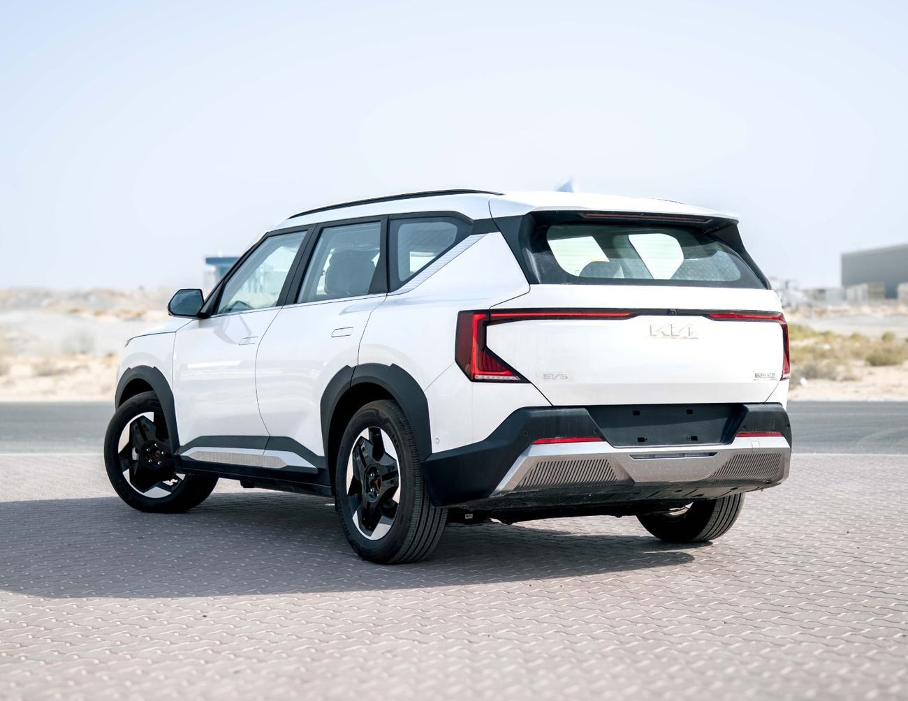 كيا EV5 2024 KIA EV5 LAND 530 - White inside Grey & Black | Export Only