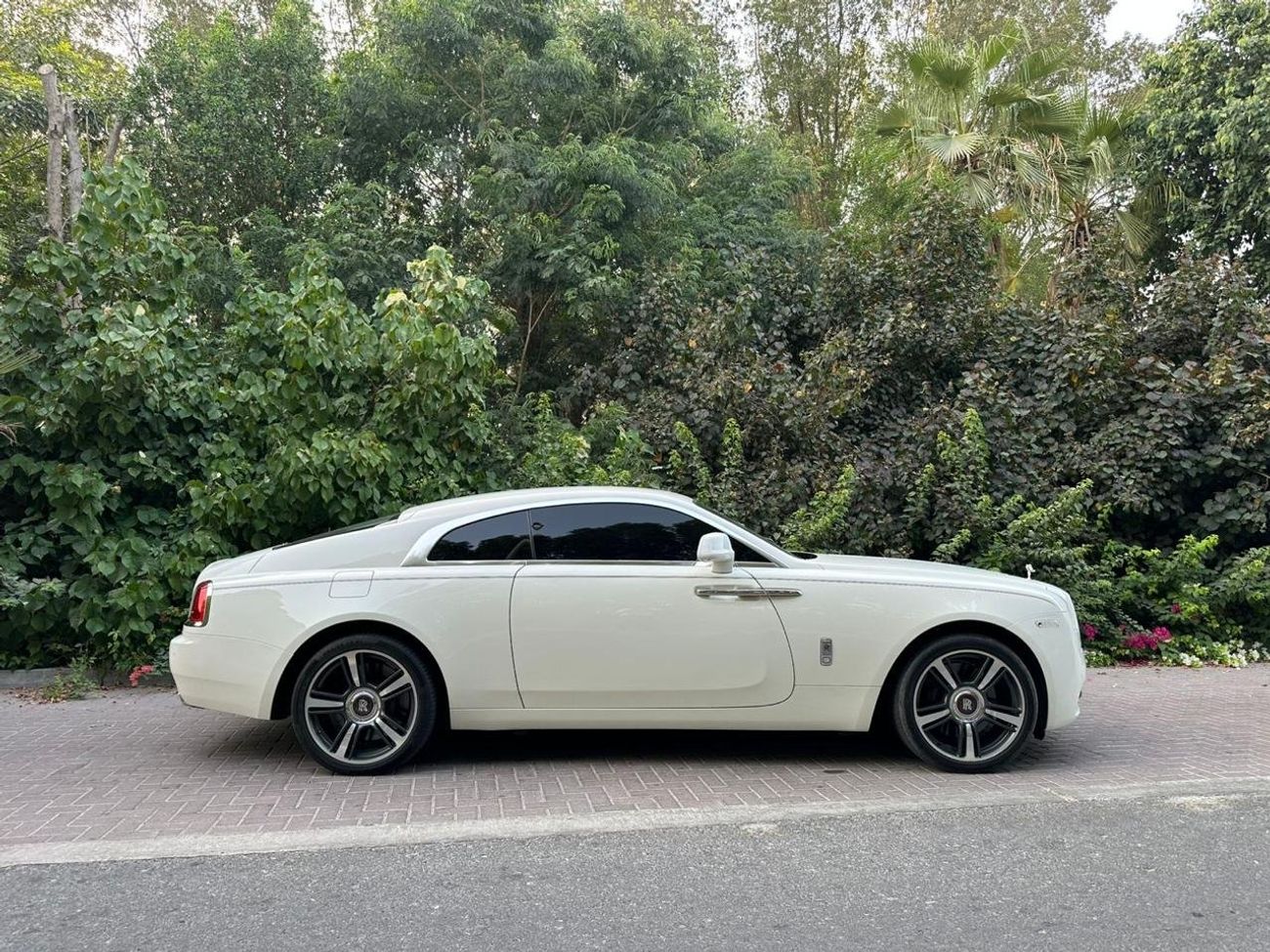 رولز رويس واريث Rolls Royce Wraith | 2015 | V12 | GCC | Service History