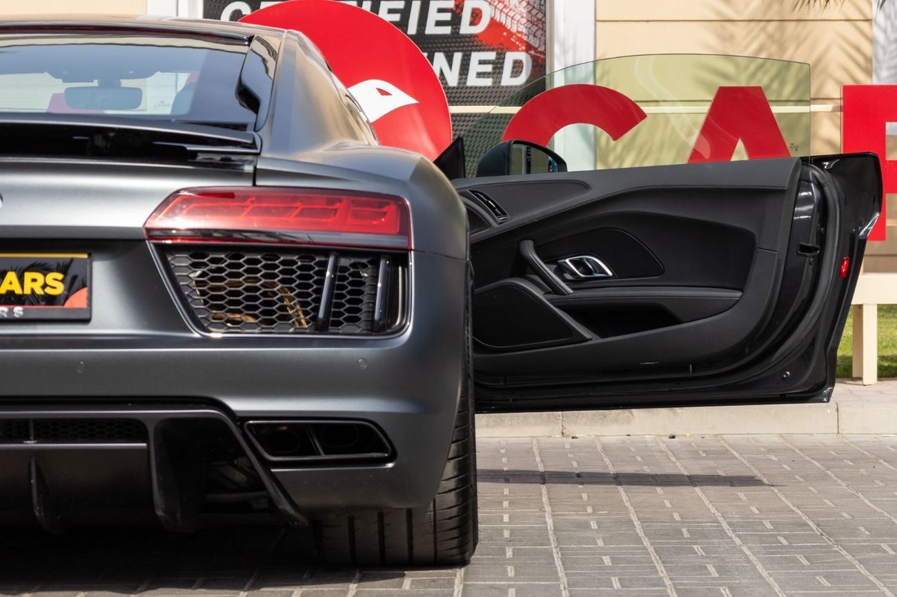 Audi R8 V10 RWD 5.2L (562 HP)