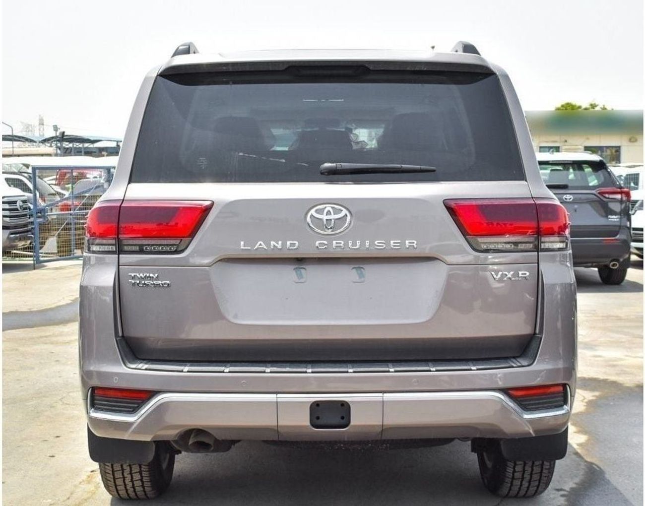 Toyota Land Cruiser Toyota Land Cruiser LC300 VXR 3.5L Petrol twin turbo full option 2024