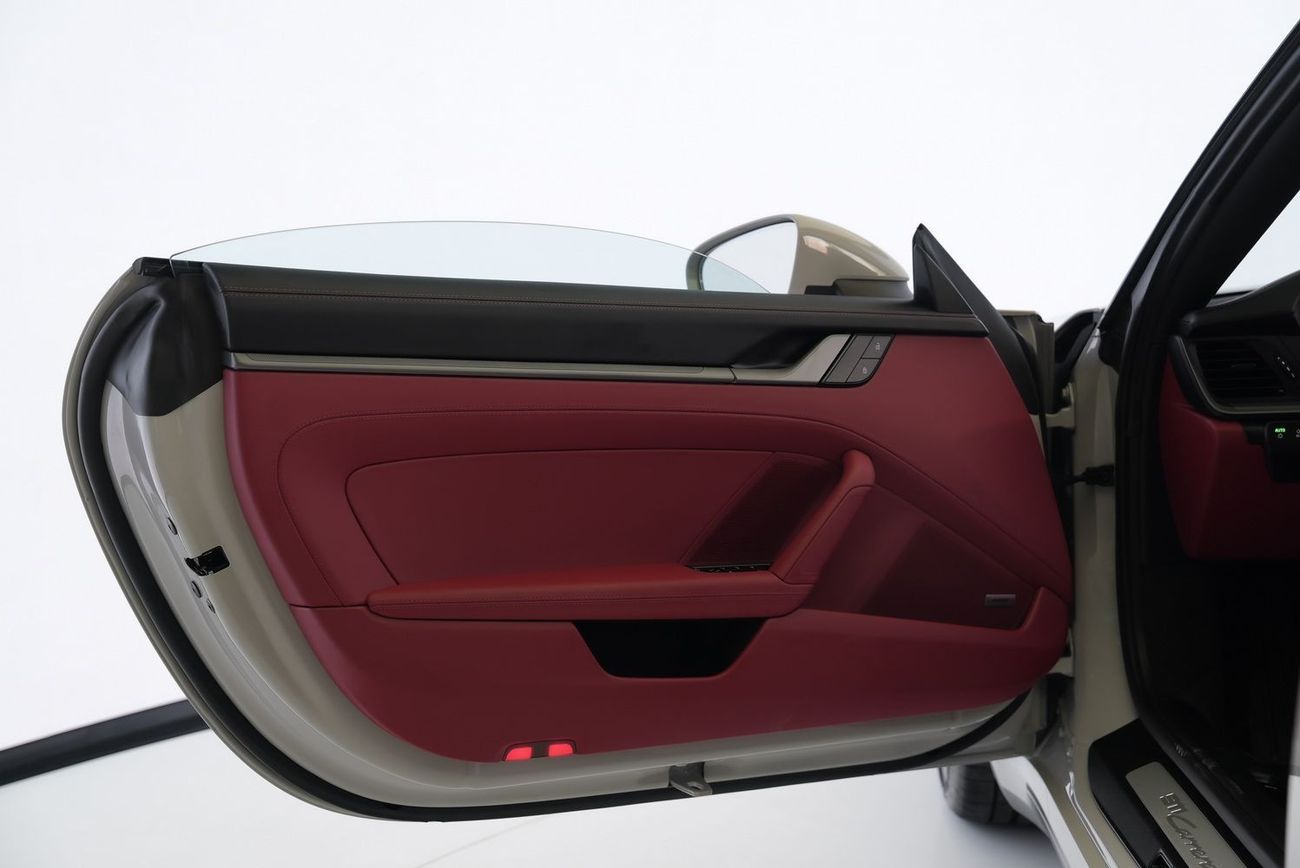 Porsche 911 Carrera 4 3.0L (444 HP) Convertible