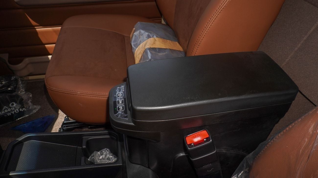 تويوتا لاند كروزر 70 LX 4.0 L V6