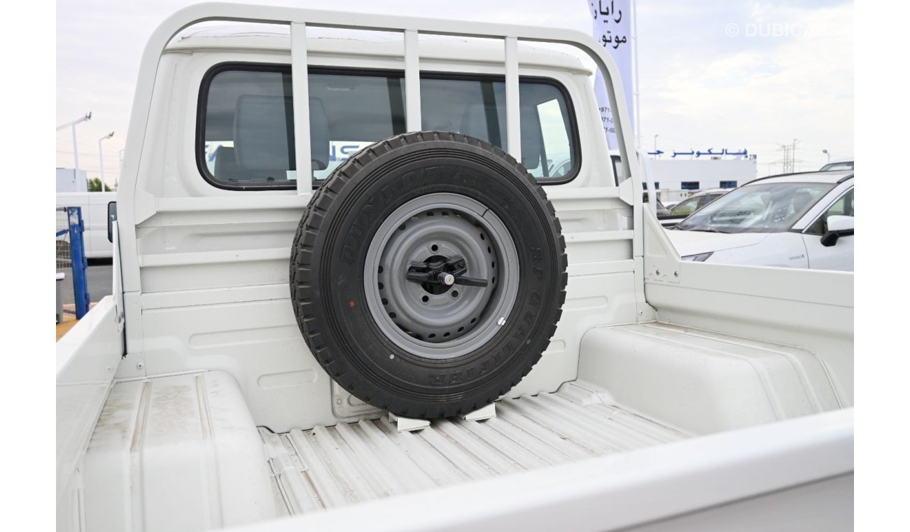 Toyota Land Cruiser Pick Up Toyota Landcruiser 4.2L Diesel, Double Cabin Pickup 4WD 4 Doors, Color White, Model 2022