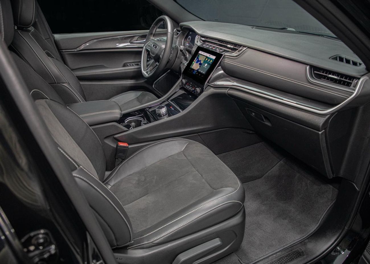 جيب جراند شيروكي L Altitude 3.6L