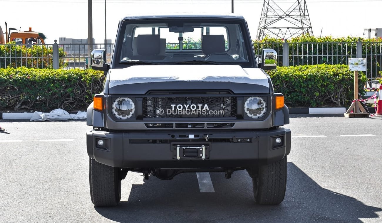 Toyota Land Cruiser Pick Up LX 4.0L V6 Petrol Single Cabin Auto transmission